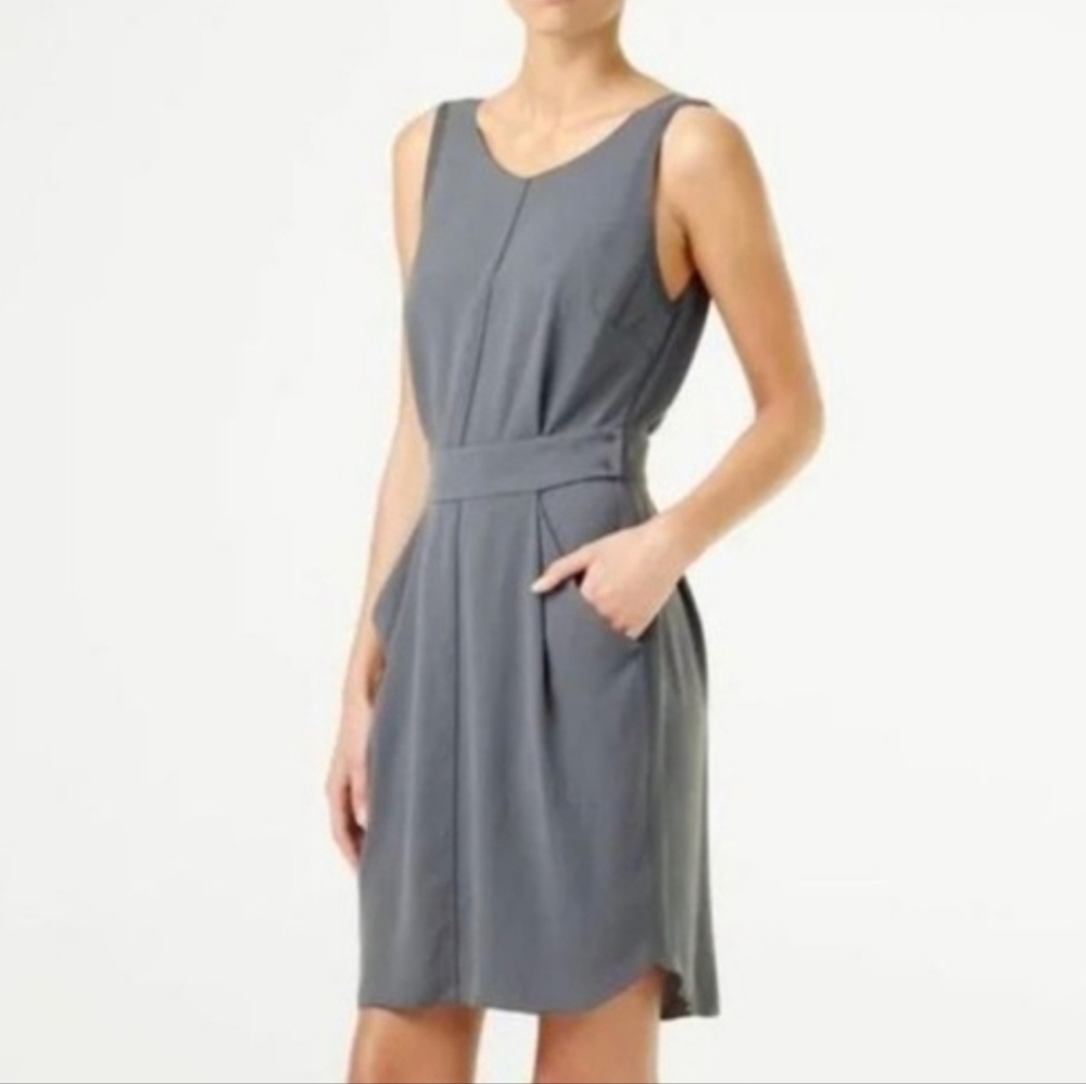 ARITZIA Wilfred Leila Deep V Back Dress in Black
